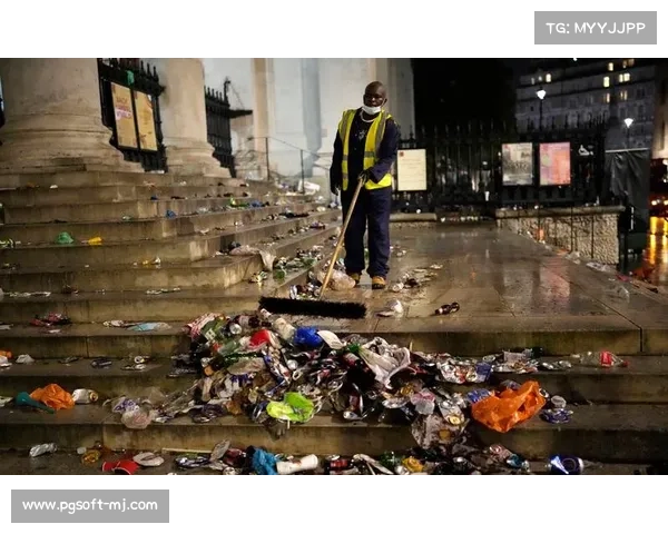球迷骚乱事件增加，欧足联加强处罚