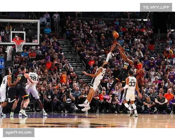 文班亚马封盖绝杀,马刺加时险胜独行侠保留附加赛希望